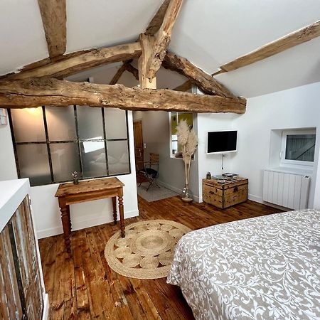 Les Hirondelles Du Marais Bed & Breakfast Riom Exterior photo