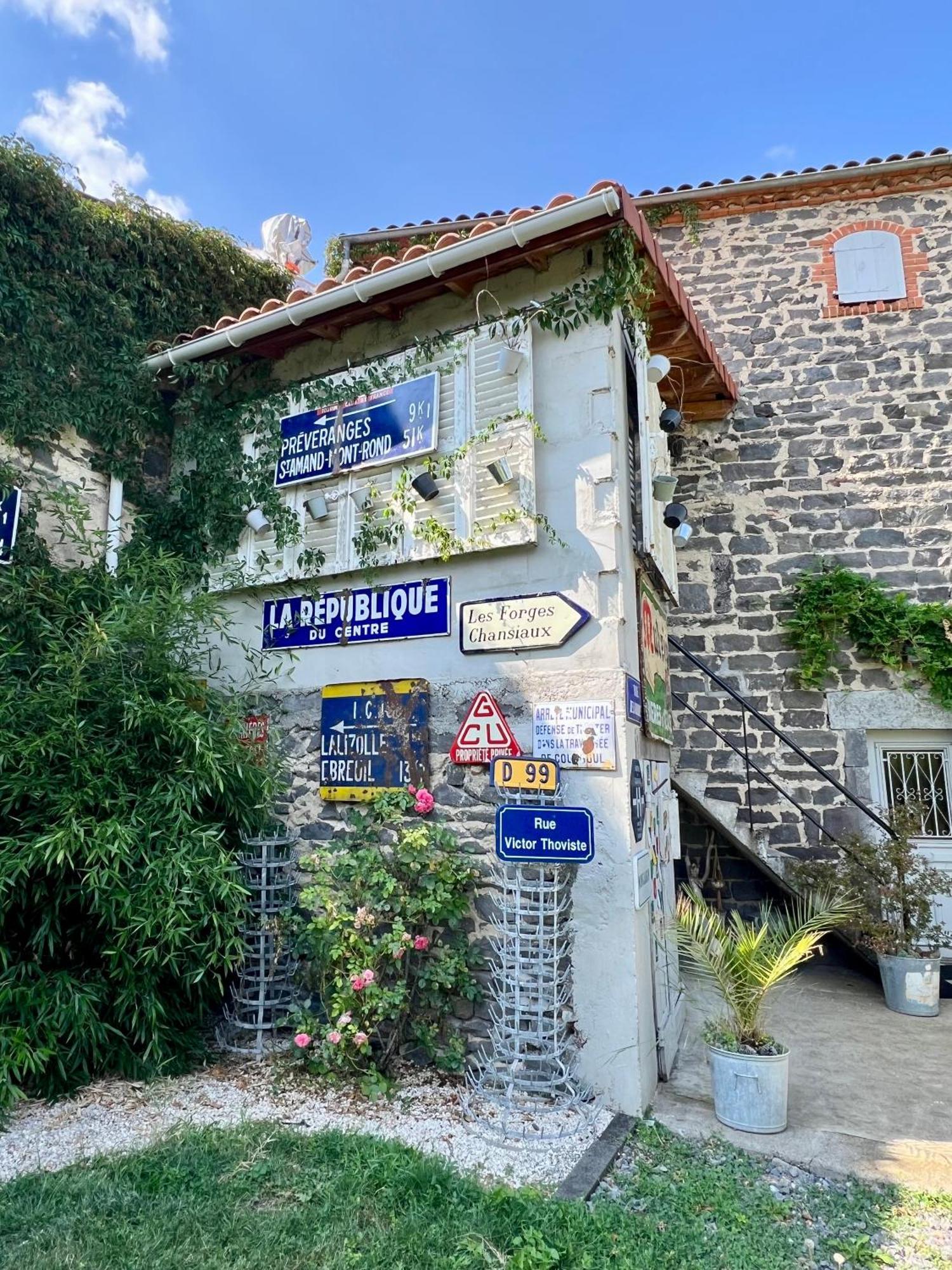 Les Hirondelles Du Marais Bed & Breakfast Riom Exterior photo